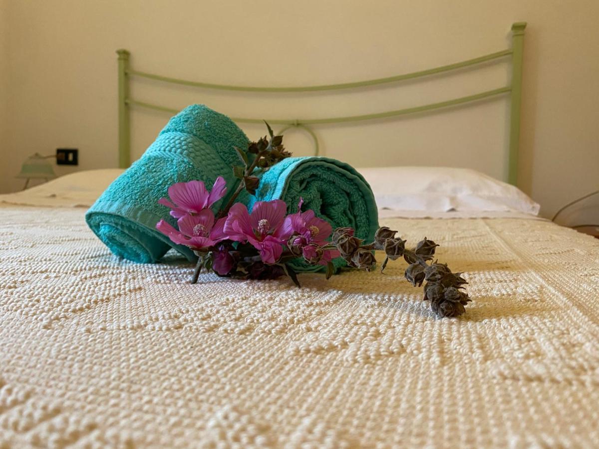 Il Bacio Del Sole Apartman Tertenìa Kültér fotó