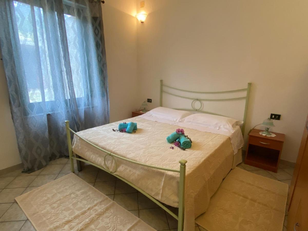 Il Bacio Del Sole Apartman Tertenìa Kültér fotó
