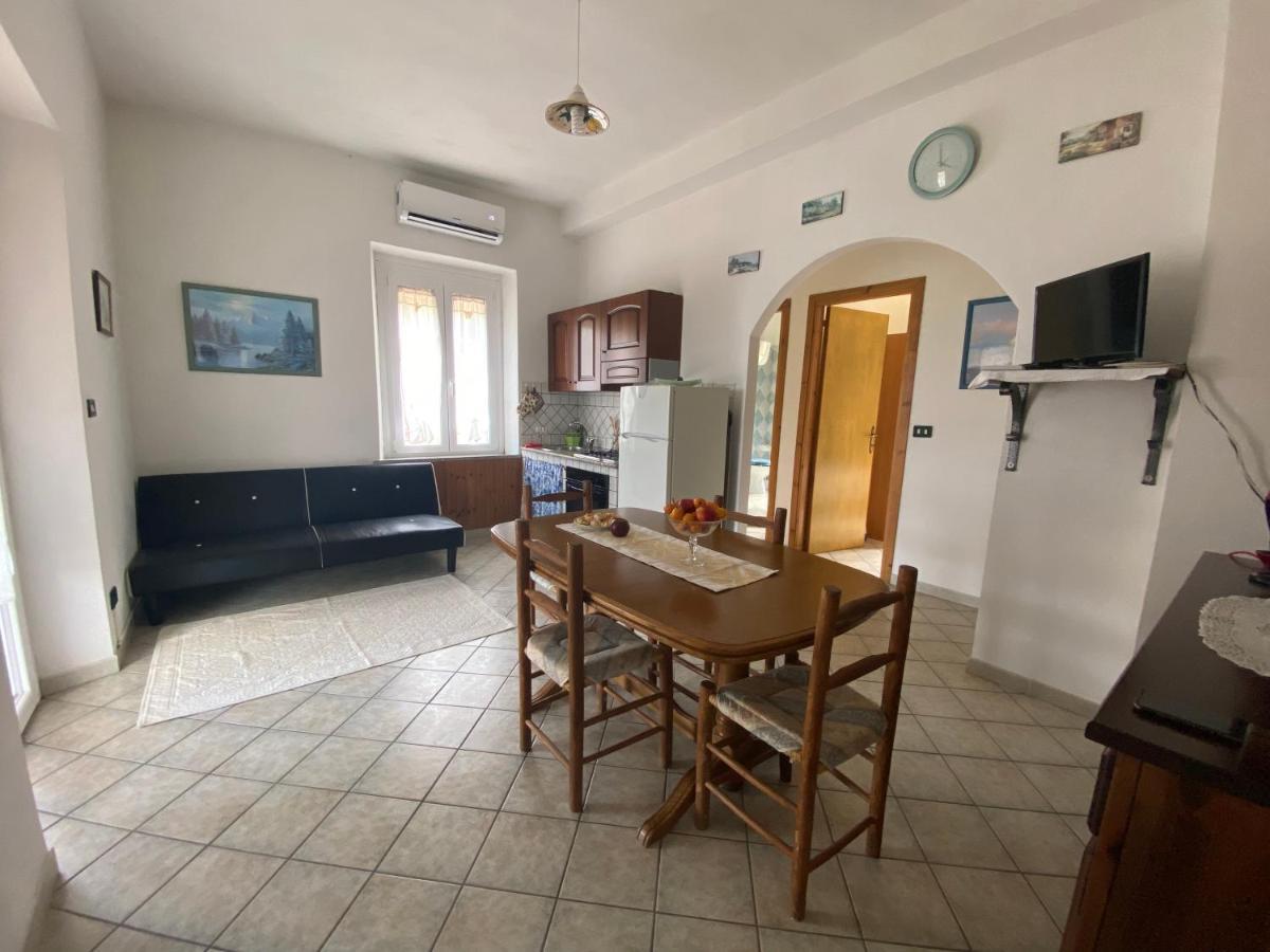 Il Bacio Del Sole Apartman Tertenìa Kültér fotó